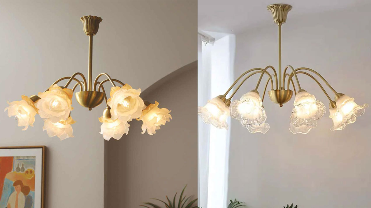 Vintage kroonluchter met meerdere koppen en bloemen